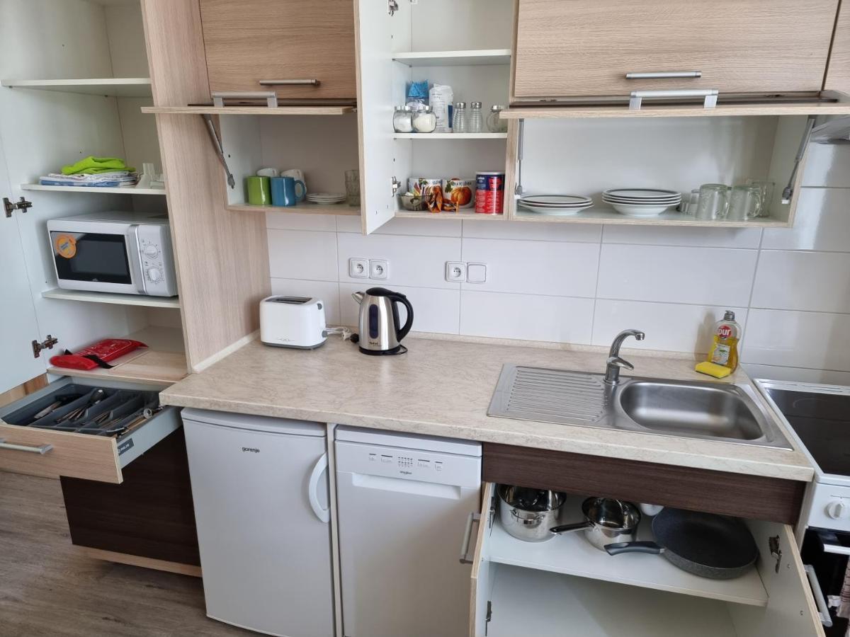 Garsoniera Dukla 289 Apartment Дечин Екстериор снимка